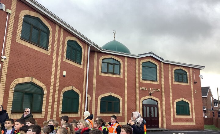 Image of Year 3 & 4 Mosque visit